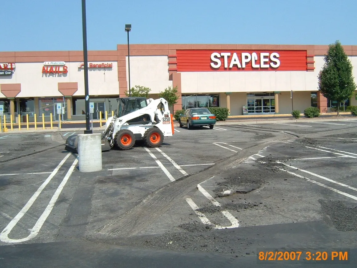 Commercial paving project 28